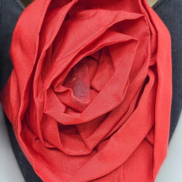 Yves Saint Laurent Vintage Black Matte Satin Red Rose Rosette Heels Pumps - Picture 7 of 15